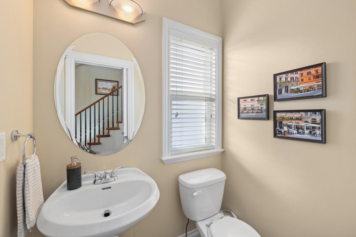 Guest Bathroom Photo of 26 36260 Mckee Road, Abbotsford, BC