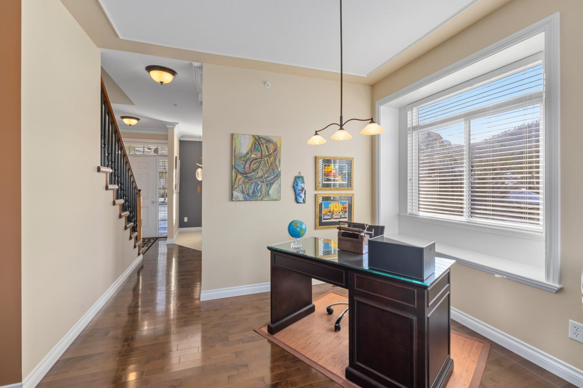 Kitchen Island Photo of 26 36260 Mckee Road, Abbotsford, BC