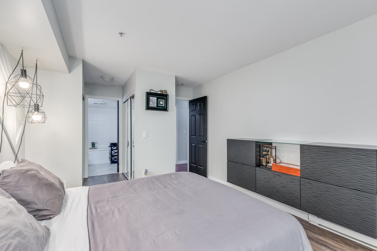 Primary Bathroom Photo of 212 22233 River Road, Maple Ridge, BC