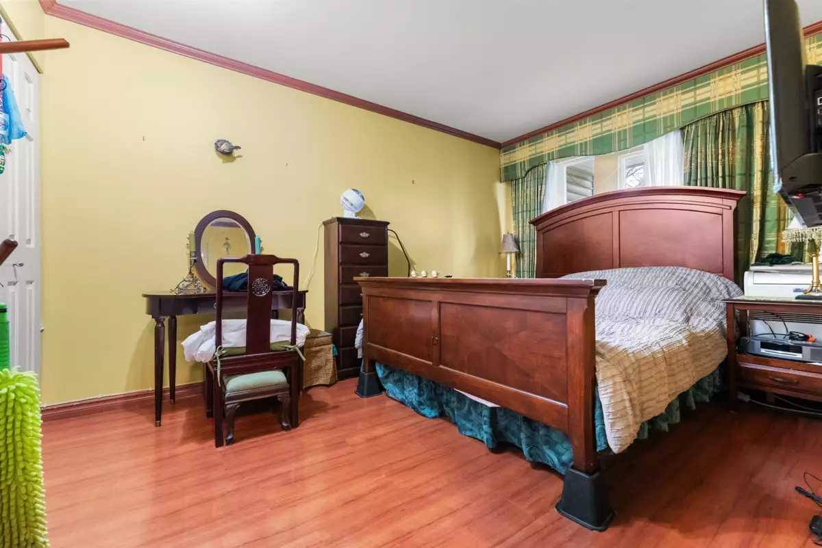 Entry Foyer Photo of 308 1823 E Georgia Street, Vancouver, BC
