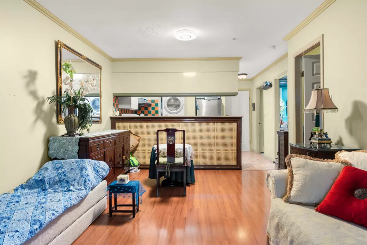 Walk-In Closet Photo of 308 1823 E Georgia Street, Vancouver, BC