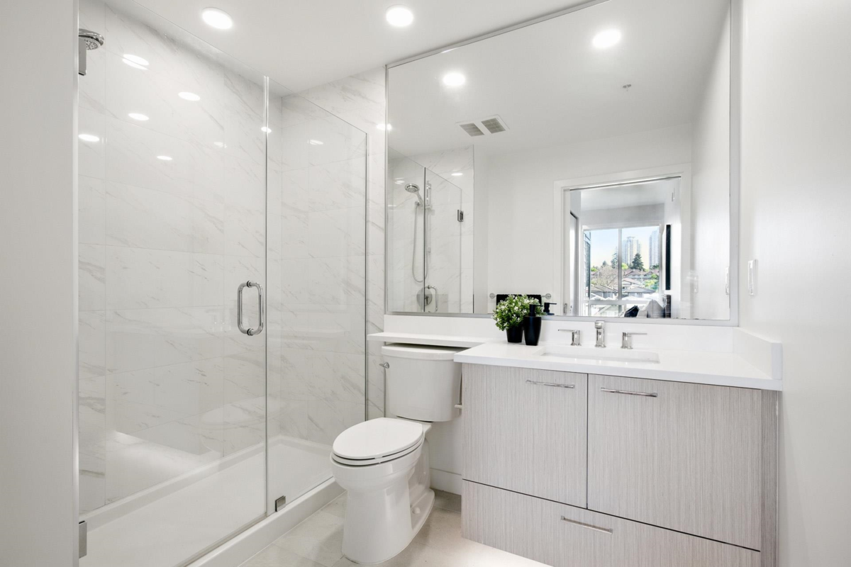 Hallway Photo of 321 7599 15th Street, Burnaby, BC