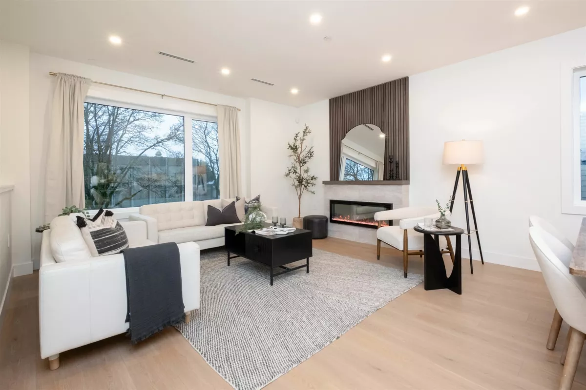 Living Room Photo of 2 2667 E Pender Street, Vancouver, BC