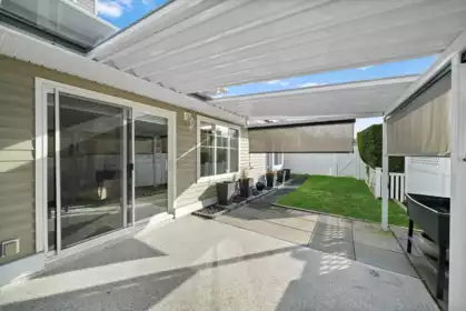 Hallway Photo of 62 6885 184 Street, Surrey, BC