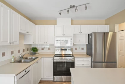Kitchen Island Photo of 62 6885 184 Street, Surrey, BC