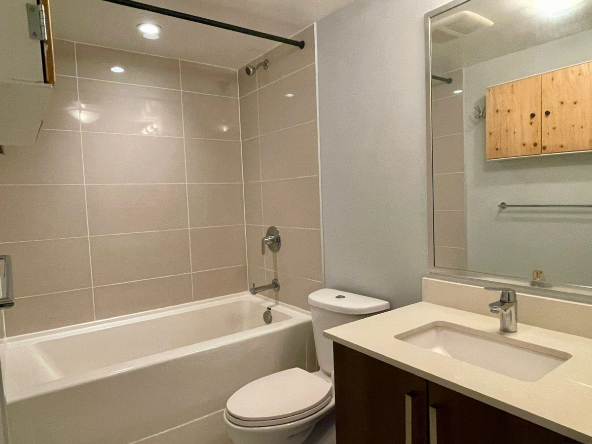 Primary Bathroom Photo of 121 7058 14th Avenue, Burnaby, BC