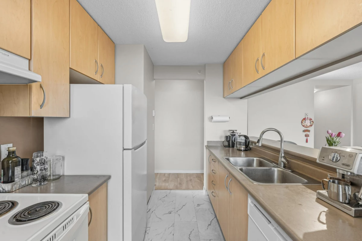 Walk-In Closet Photo of 1703 3663 Crowley Drive, Vancouver, BC