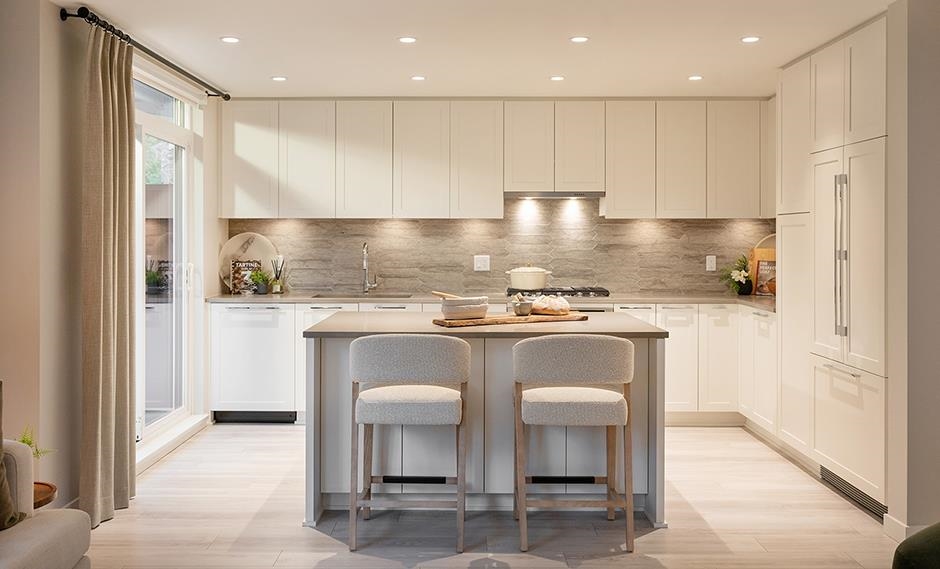 Kitchen Island Photo of 177 1330 Wellon Street, Coquitlam, BC