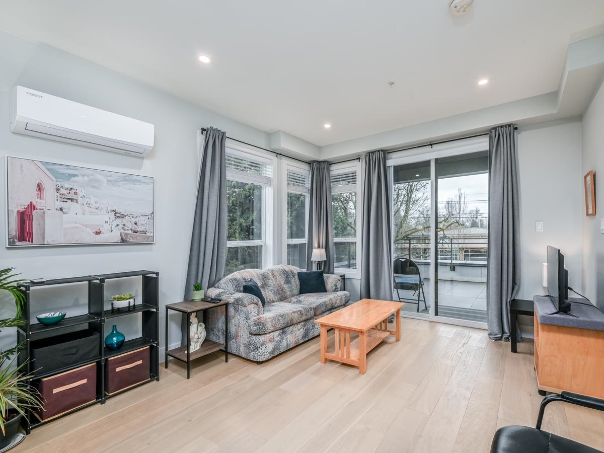 Guest Bathroom Photo of 107 4686 51 Street, Delta, BC