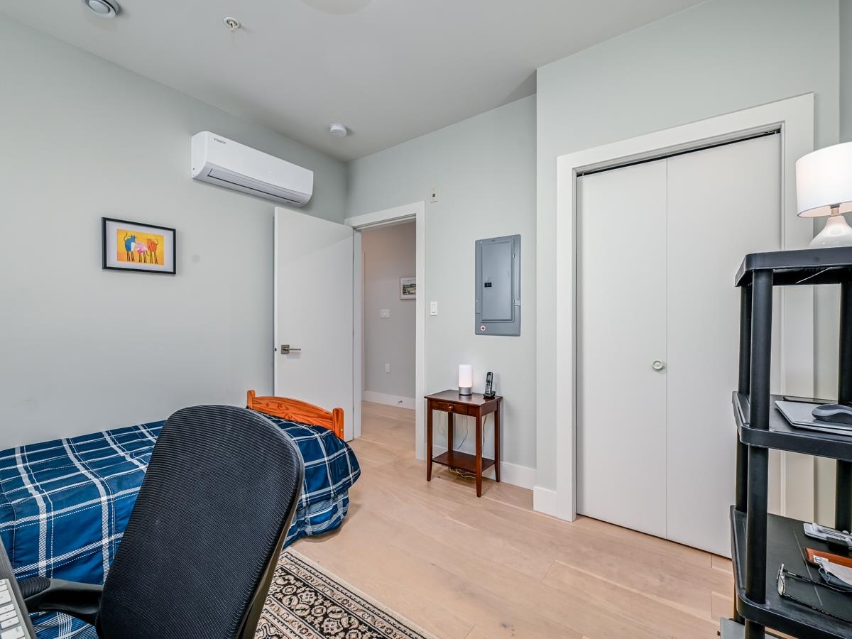 Walk-In Closet Photo of 107 4686 51 Street, Delta, BC