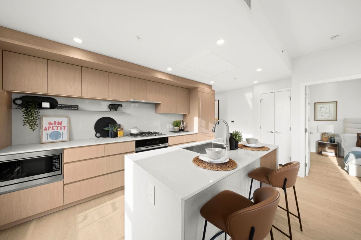 Dining Area Photo of 305 5212 Cambie Street, Vancouver, BC