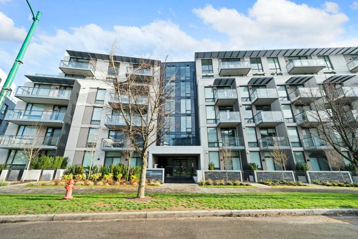 Garden / Landscaping Photo of 305 5212 Cambie Street, Vancouver, BC
