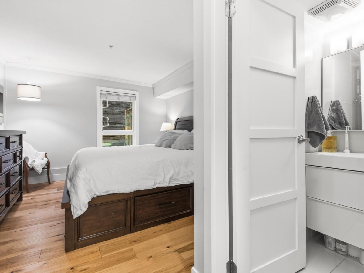 Bedroom 2 Photo of 105 518 Thirteenth Street, New Westminster, BC