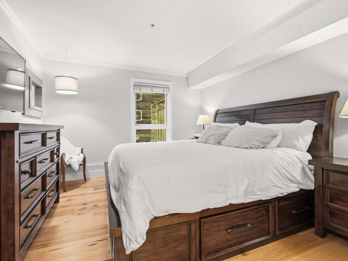 Bedroom 3 Photo of 105 518 Thirteenth Street, New Westminster, BC