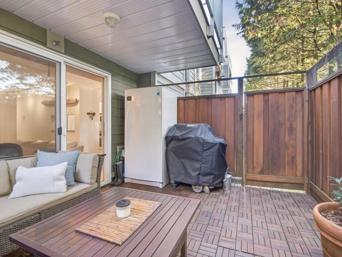Breakfast Nook Photo of 105 518 Thirteenth Street, New Westminster, BC