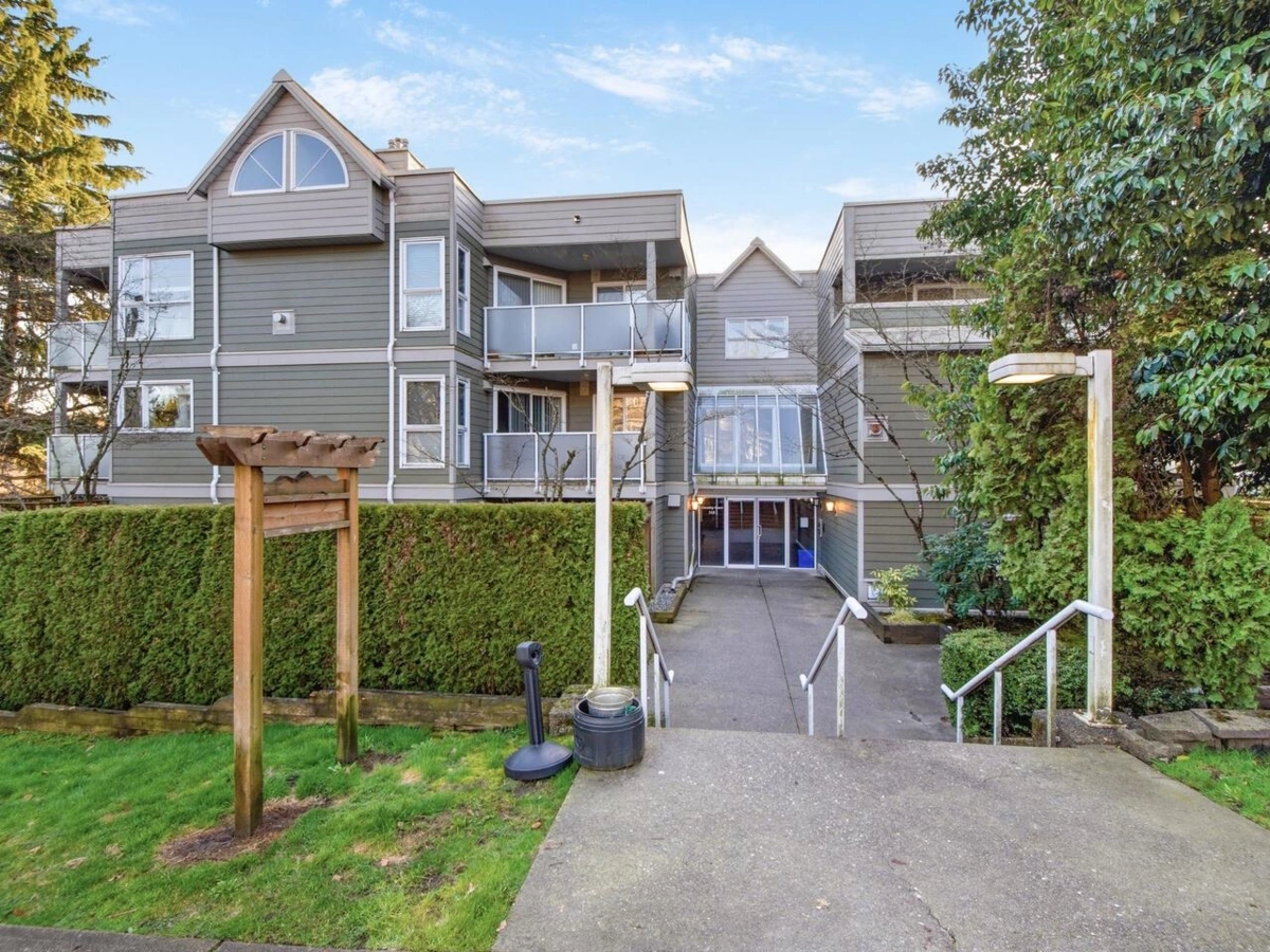 Exterior Rear Photo of 105 518 Thirteenth Street, New Westminster, BC