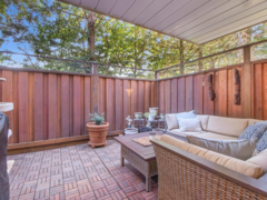 105 518 Thirteenth Street, New Westminster, BC