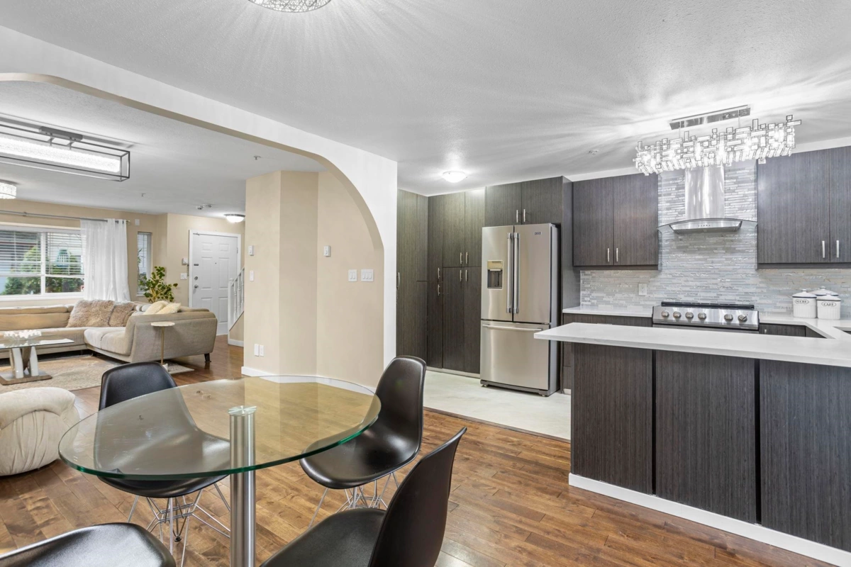 Kitchen Island Photo of 38 12449 191 Street, Pitt Meadows, BC