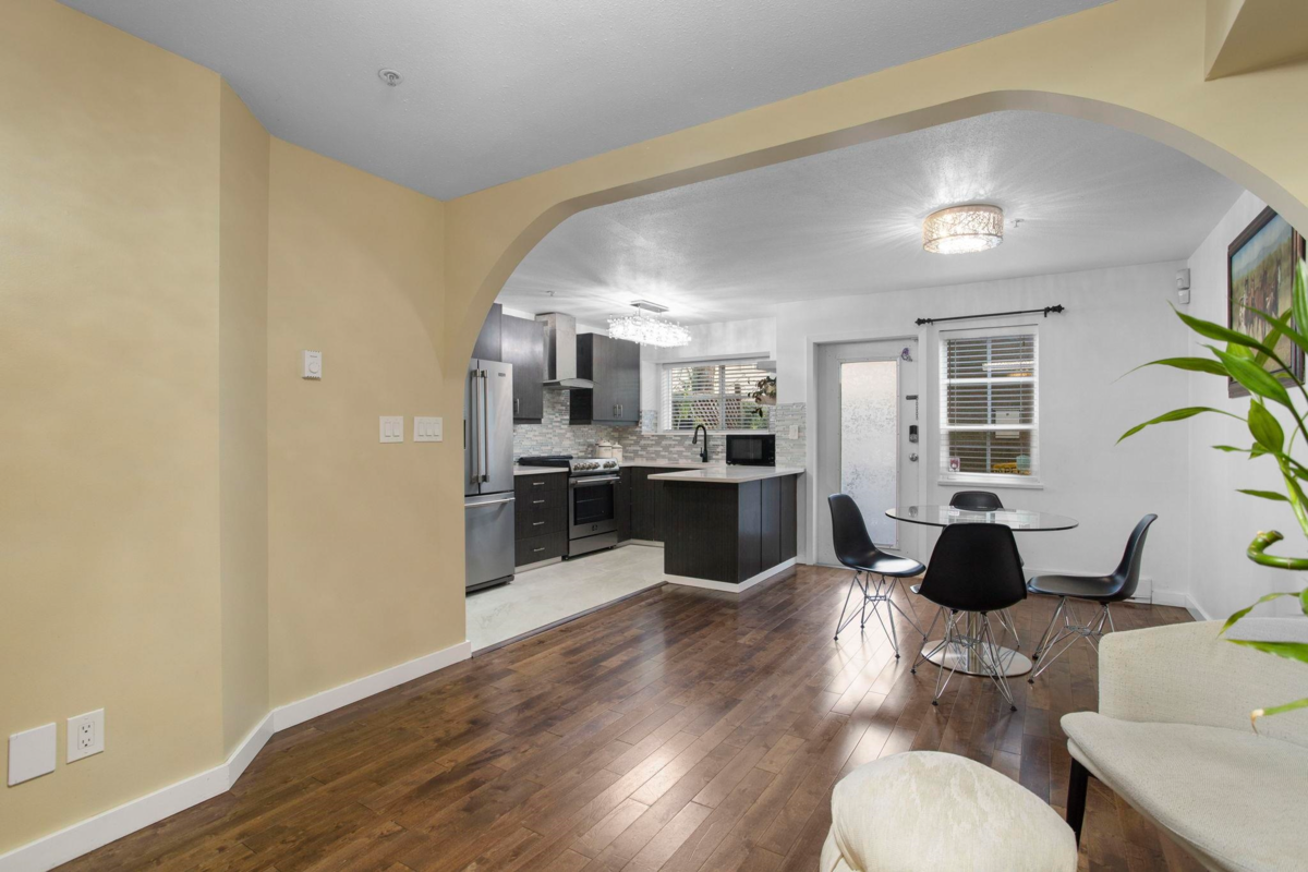 Kitchen Photo of 38 12449 191 Street, Pitt Meadows, BC