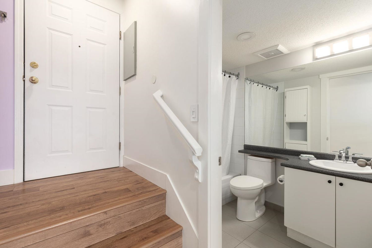 Powder Room Photo of 207 2211 Wall Street, Vancouver, BC