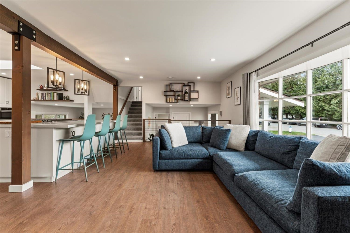 Dining Area Photo of 34849 High Drive, Abbotsford, BC