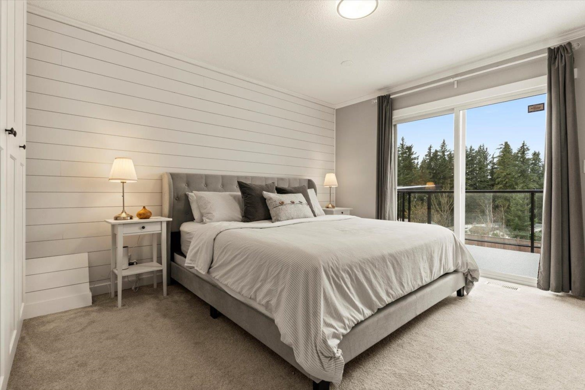 Laundry Room Photo of 34849 High Drive, Abbotsford, BC