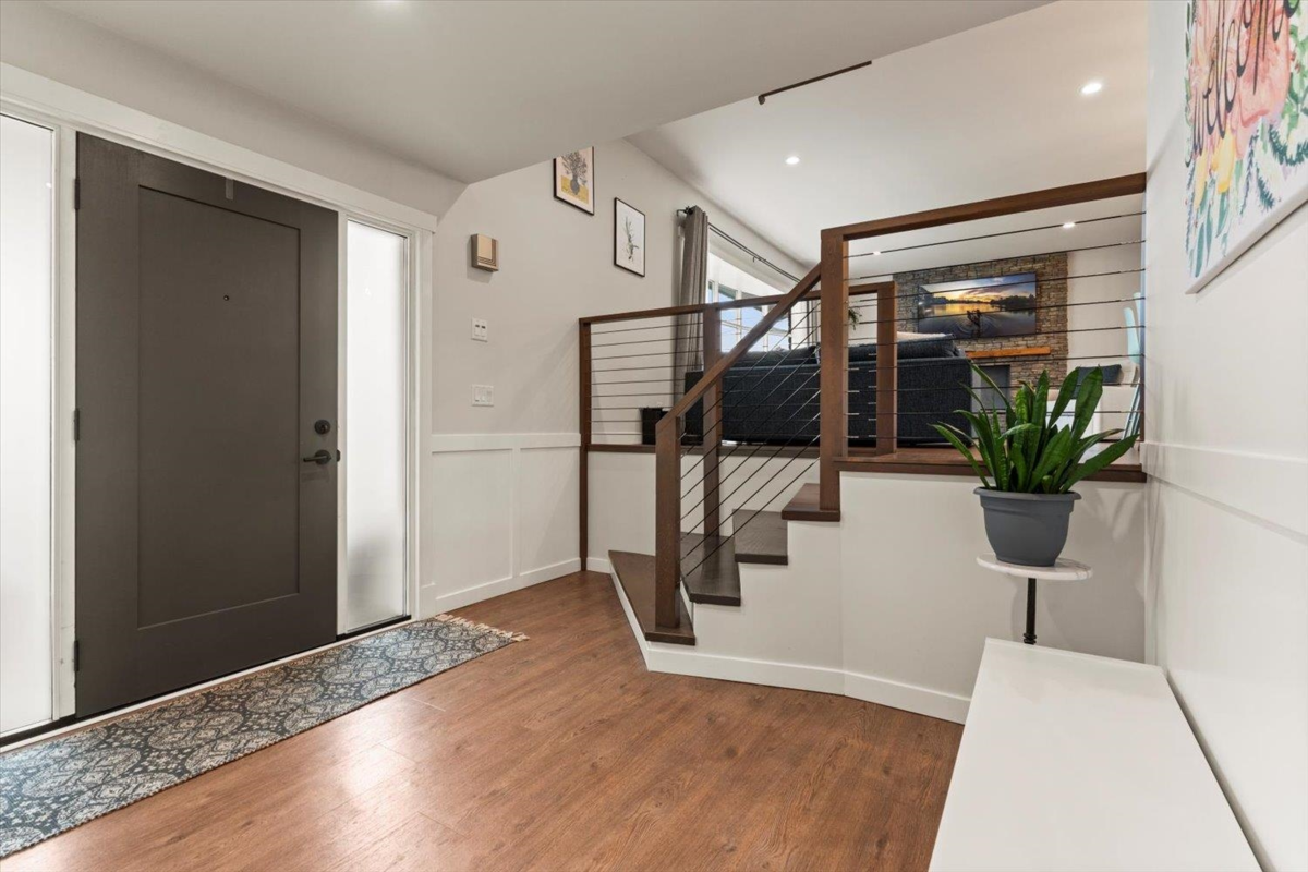 Living Room Photo of 34849 High Drive, Abbotsford, BC