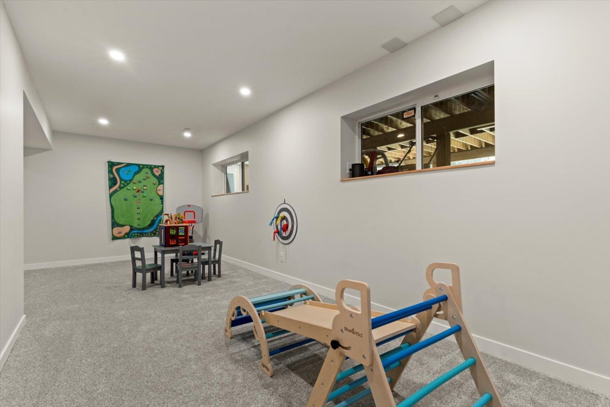 Outdoor Deck Photo of 34849 High Drive, Abbotsford, BC