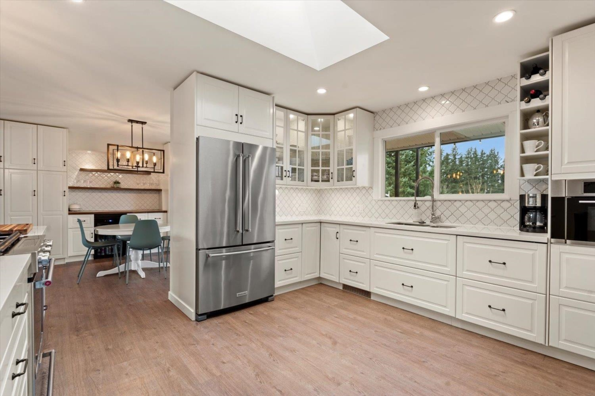 Primary Bedroom Photo of 34849 High Drive, Abbotsford, BC