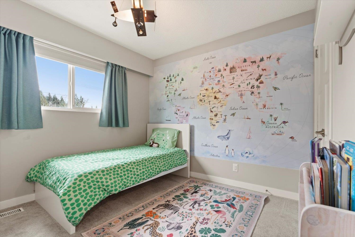 Staircase Photo of 34849 High Drive, Abbotsford, BC