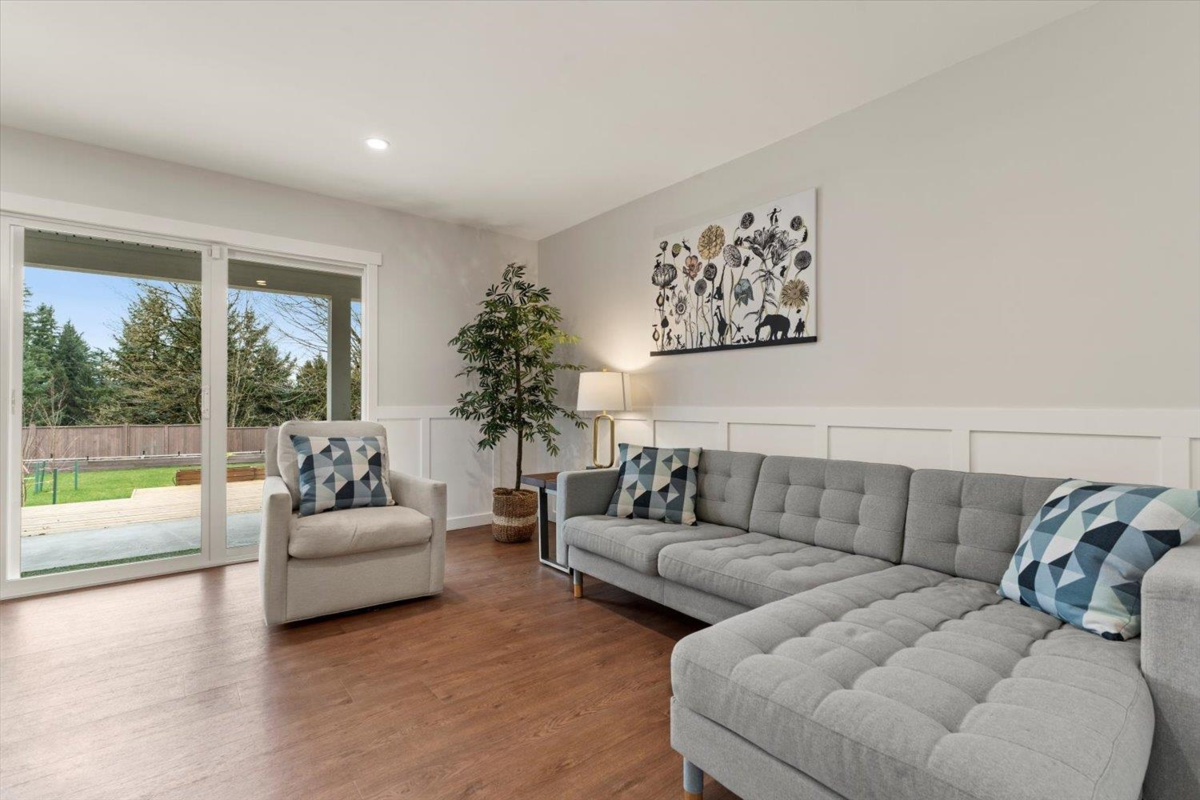 Walk-In Closet Photo of 34849 High Drive, Abbotsford, BC