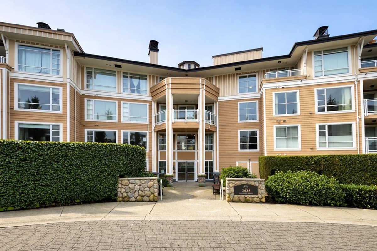 Garden / Landscaping Photo of 416 3629 Deercrest Drive, North Vancouver, BC