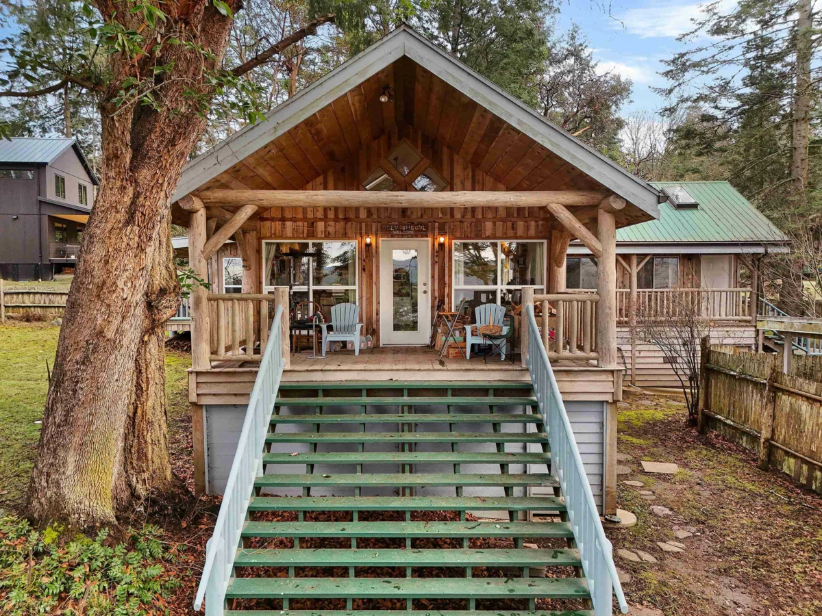 Exterior Front Photo of 421 Sunset Place, Mayne Island, BC