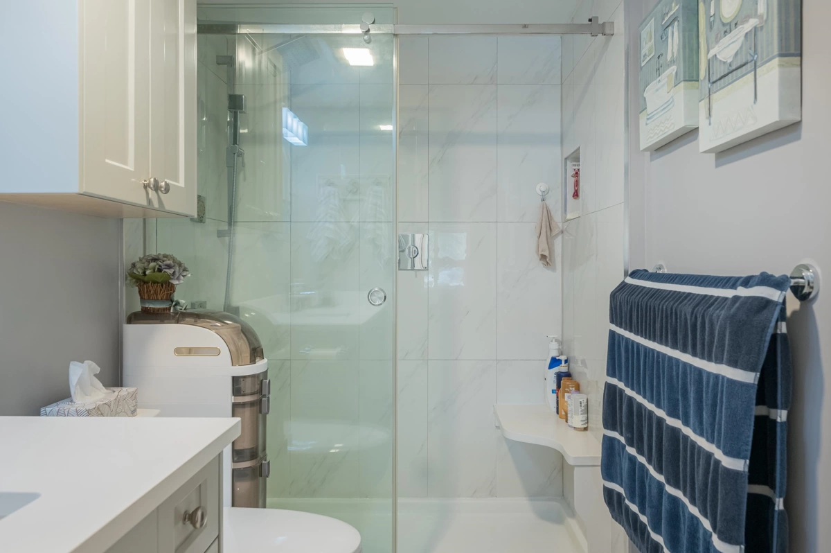 Guest Bathroom Photo of 112 20896 57th Avenue, Langley, BC