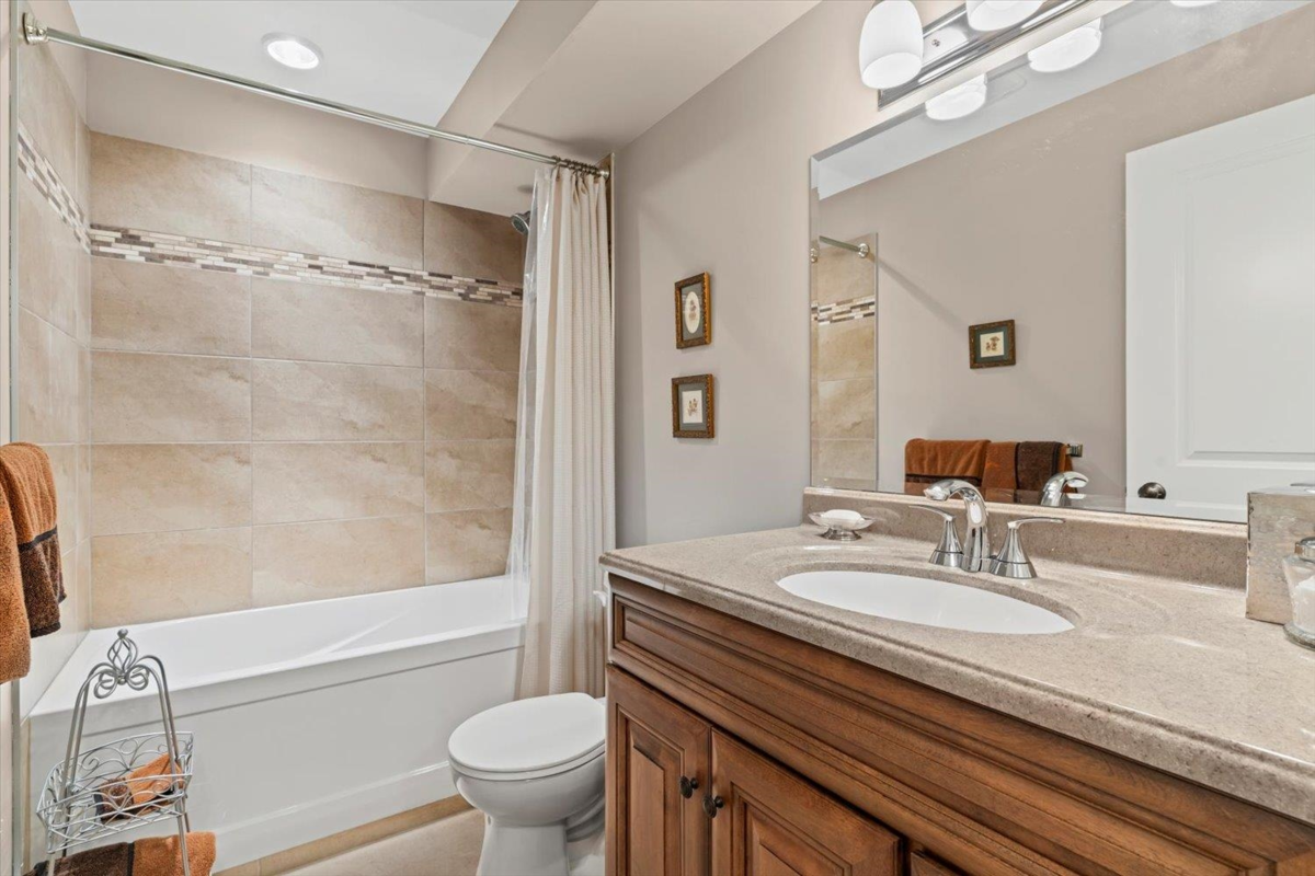 Backyard Photo of 5440 Chinook Street, Chilliwack, BC