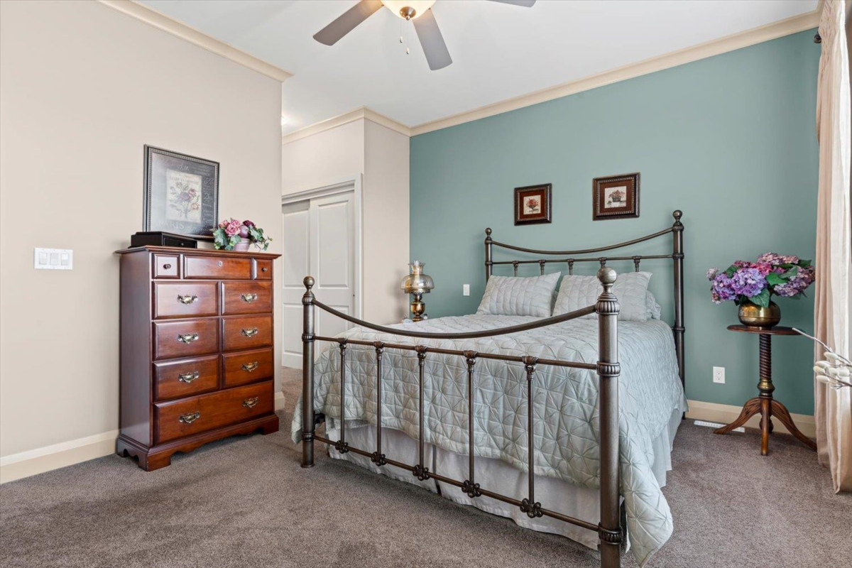 Entry Foyer Photo of 5440 Chinook Street, Chilliwack, BC