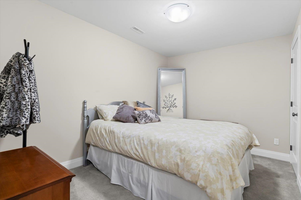 Garden / Landscaping Photo of 5440 Chinook Street, Chilliwack, BC