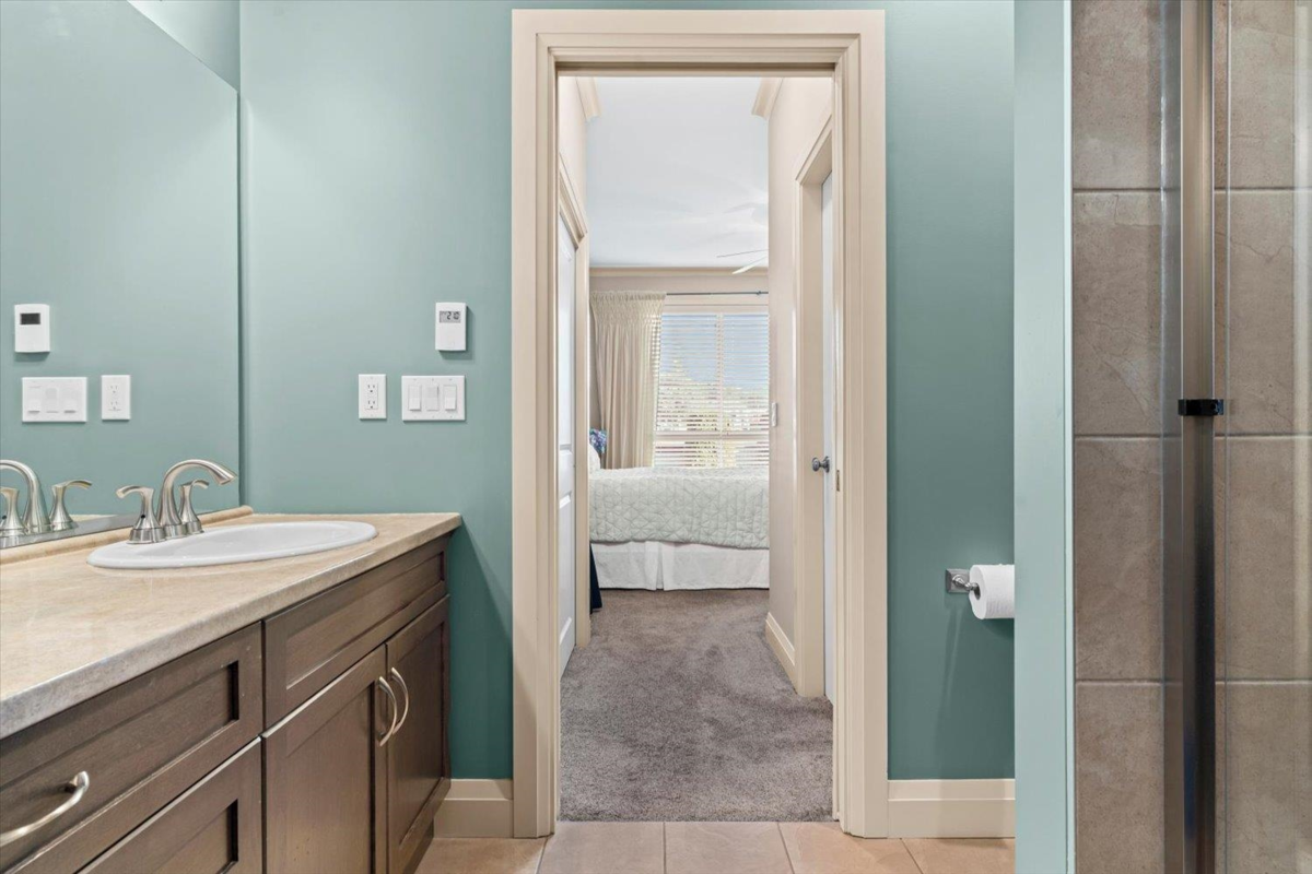 Hallway Photo of 5440 Chinook Street, Chilliwack, BC