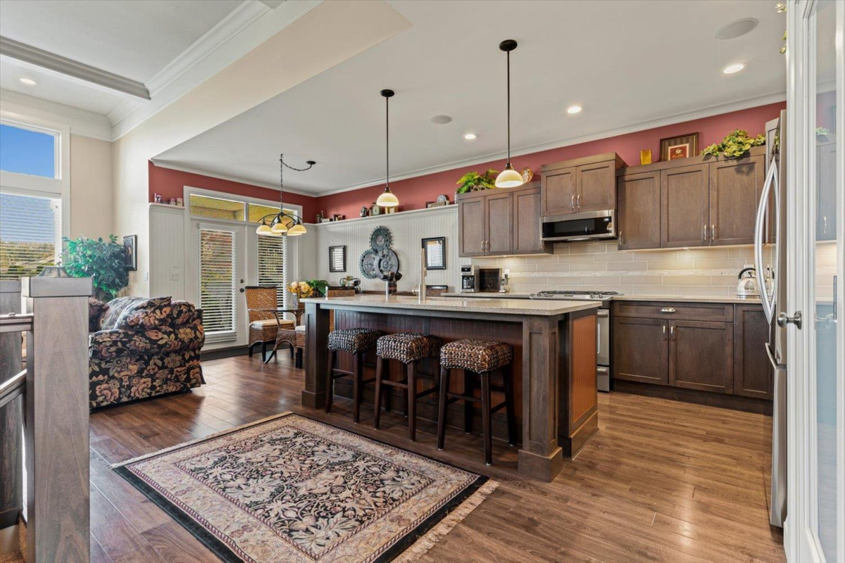 Primary Bedroom Photo of 5440 Chinook Street, Chilliwack, BC