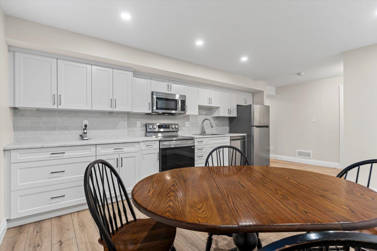 Swimming Pool Photo of 5440 Chinook Street, Chilliwack, BC