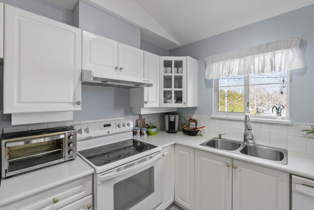 Bedroom 3 Photo of 7 16888 80 Avenue, Surrey, BC