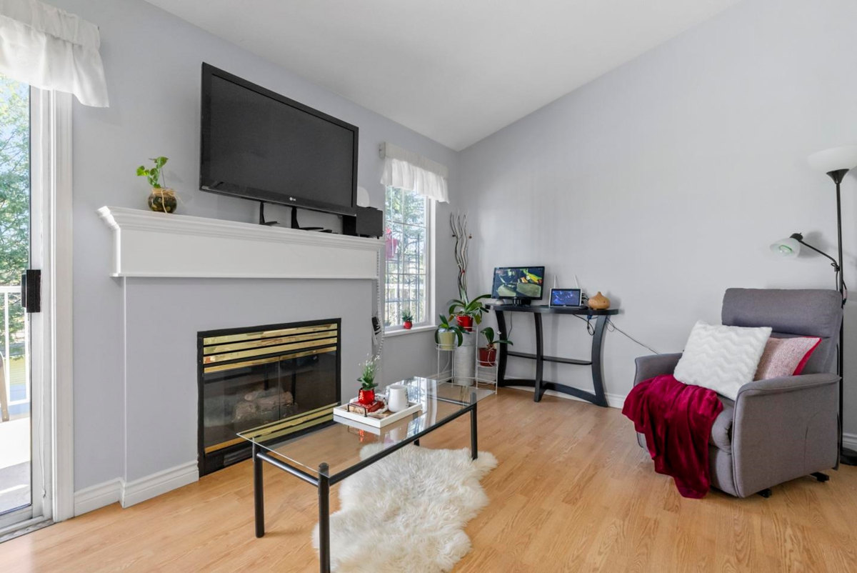 Breakfast Nook Photo of 7 16888 80 Avenue, Surrey, BC