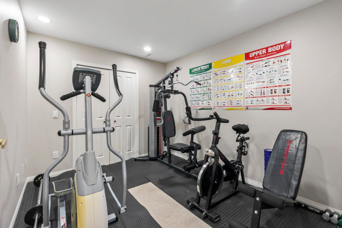 Front Yard Photo of 7 16888 80 Avenue, Surrey, BC