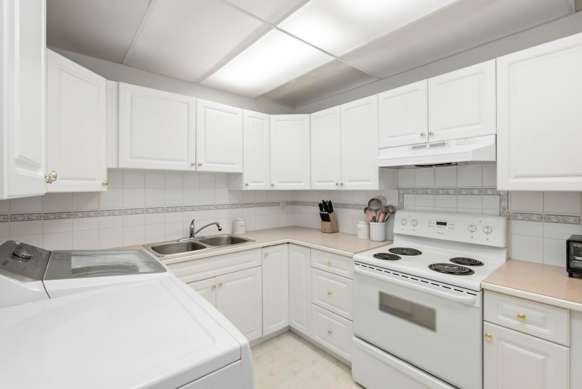 Outdoor Deck Photo of 7 16888 80 Avenue, Surrey, BC