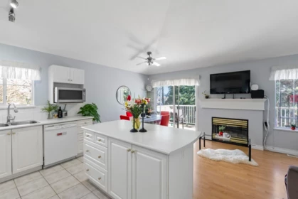 Primary Bathroom Photo of 7 16888 80 Avenue, Surrey, BC