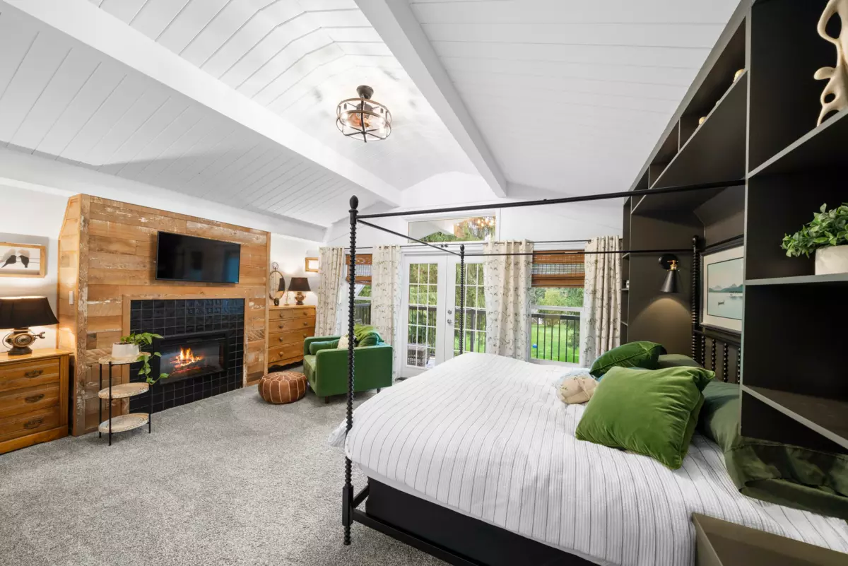 Laundry Room Photo of 26996 Ferguson Avenue, Maple Ridge, BC