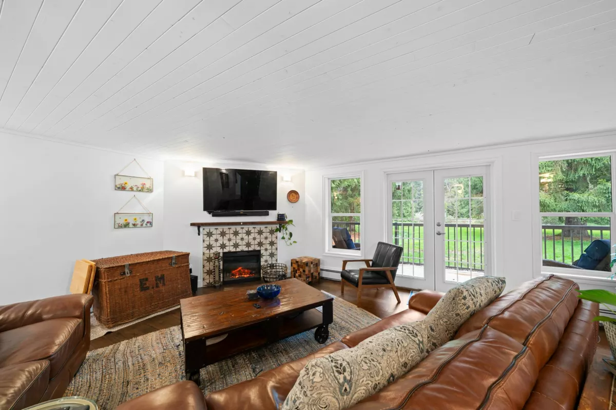 Powder Room Photo of 26996 Ferguson Avenue, Maple Ridge, BC
