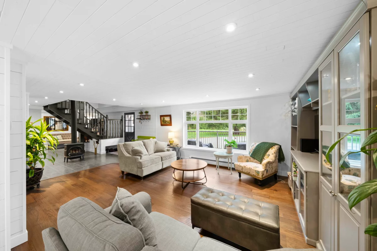 Primary Bedroom Photo of 26996 Ferguson Avenue, Maple Ridge, BC