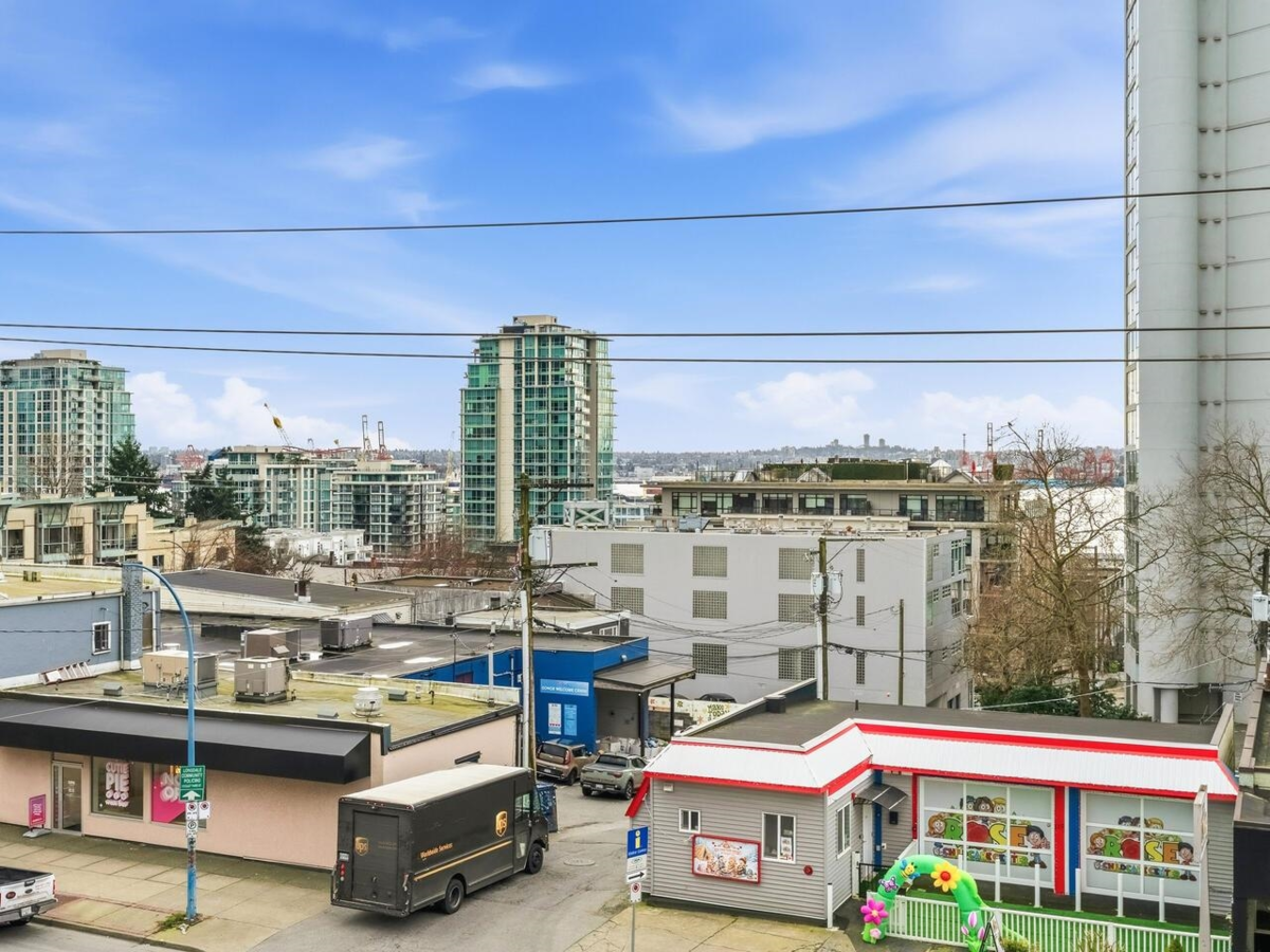 Loft / Bonus Room Photo of 402 124 W 3rd Street, North Vancouver, BC
