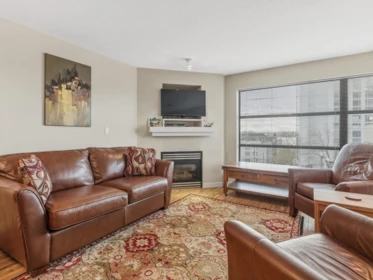 402 124 W 3rd Street, North Vancouver, BC